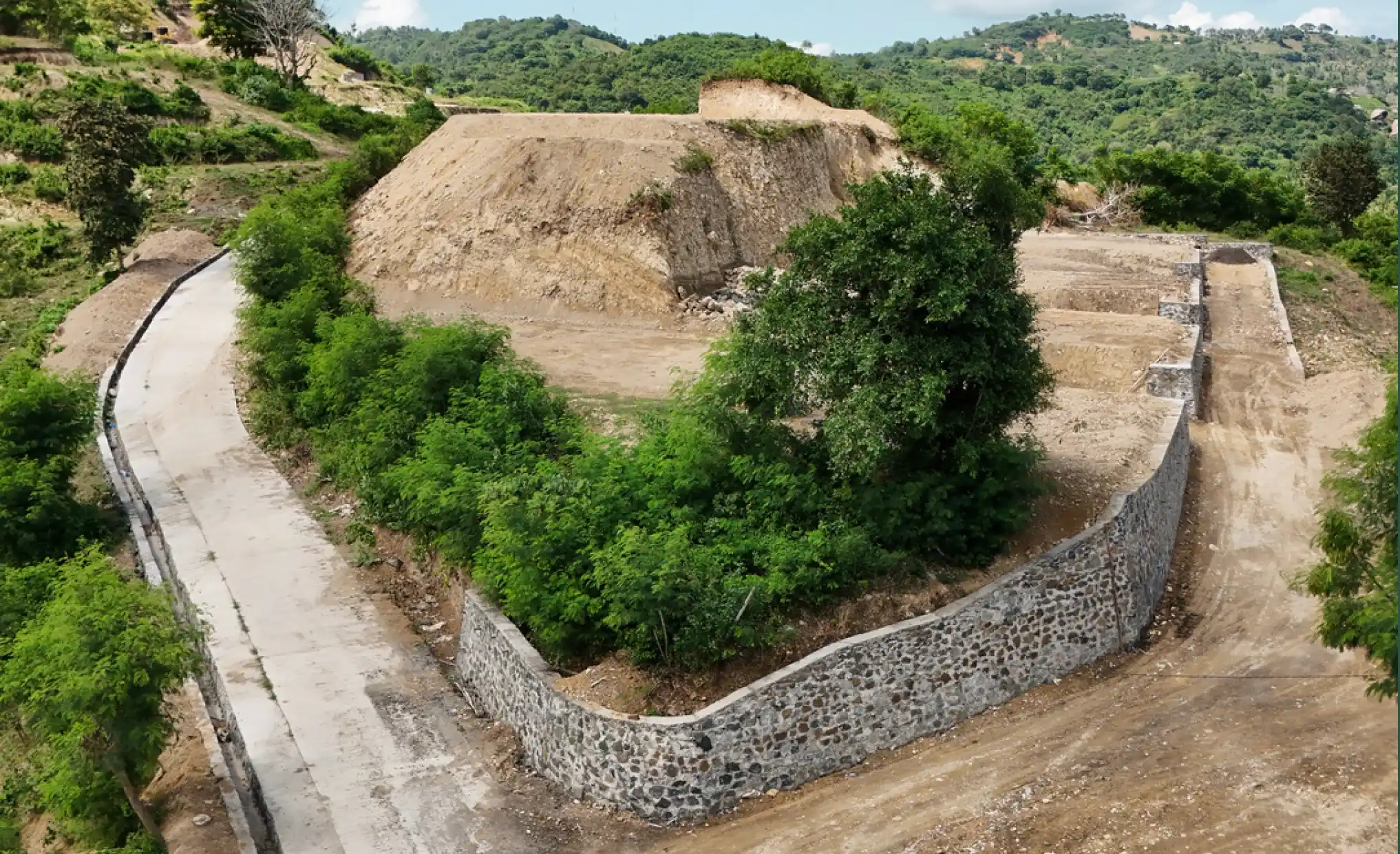 Ratna Hill: land for sale above Areguling Bay, near Kuta Lombok